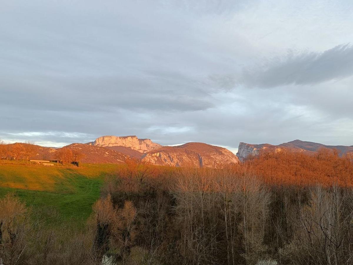 Le Perchoir Du Vercors - Panorama Sur Les Cimes Saint-Andre-en-Royans Exterior photo